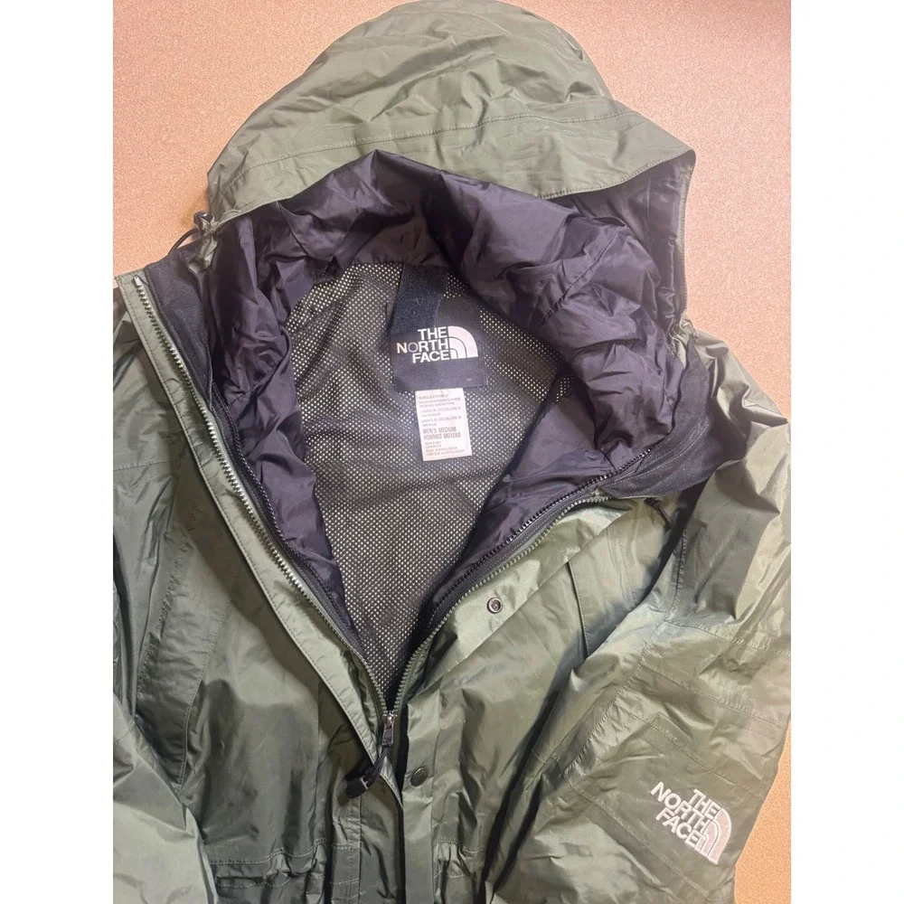 The North‎ Face Gore Tex Men's Medium Olive Green Hooded Rain Jacket
